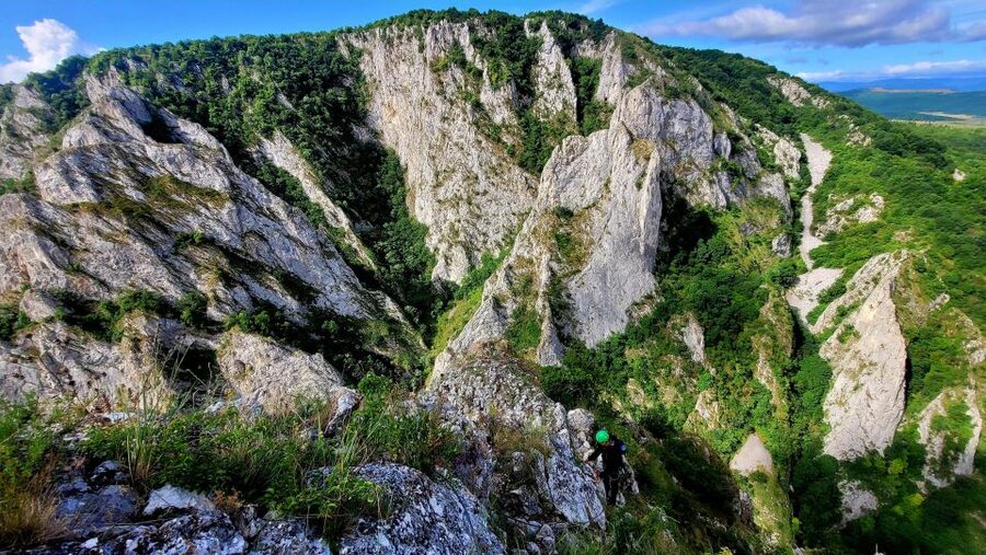 Cluj Napoca: Climbing or Hiking Experience in Turda Canion - The five-hour plan, from parking lot to viewpoint