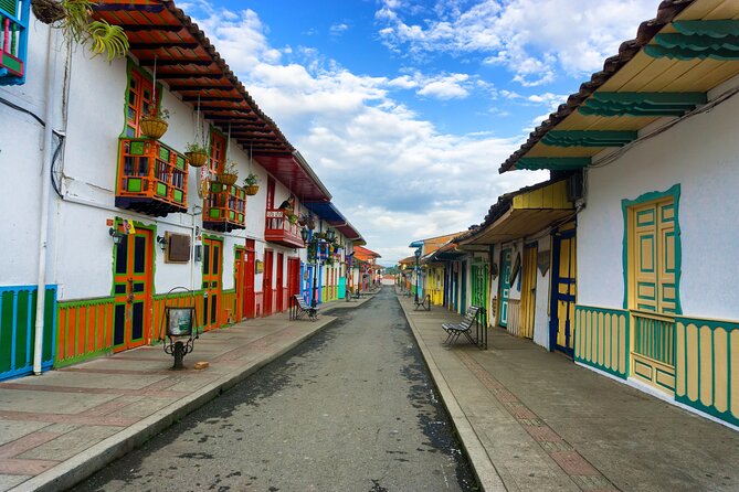 Cocora Valley and Salento Hike Tour - Why Cocora Valley feels different from a normal day hike
