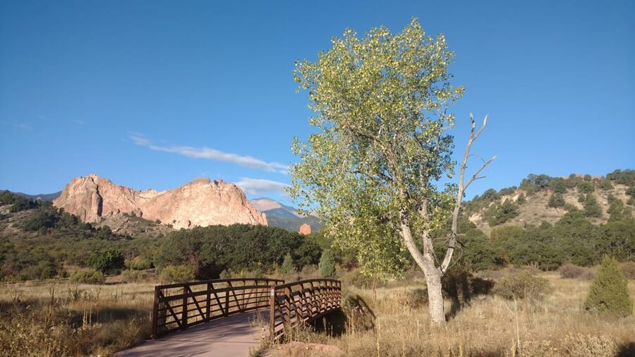 Colorado Springs: Garden of The Gods Classic Hiking Tour - Key points at a glance