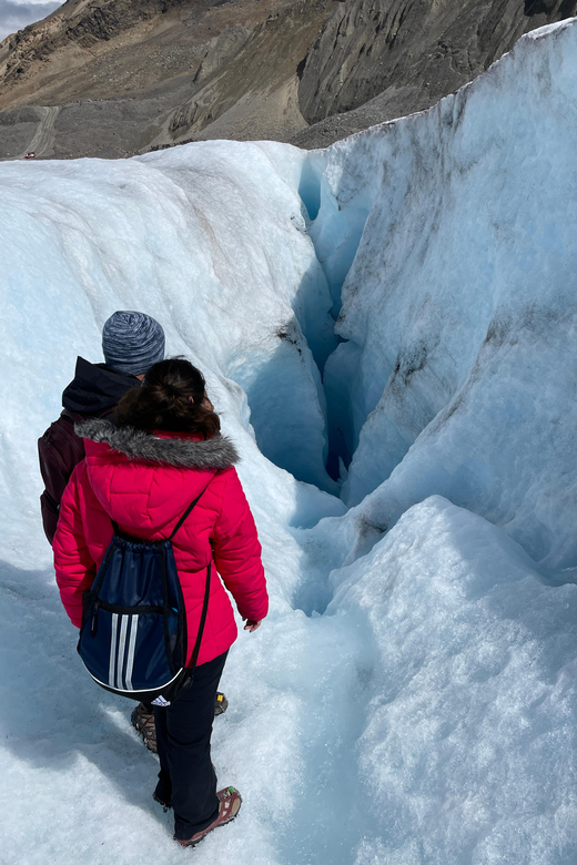 Columbia Icefield: Guided Glacier Hike - Meeting at the Icefield Information Centre
