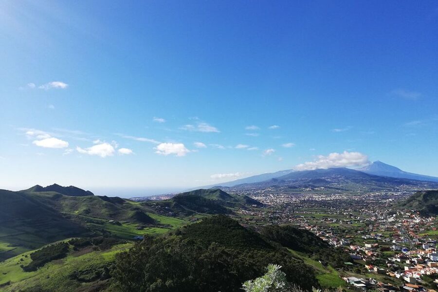 Cruz del Carmen: Hiking in Anaga with Local Food Products - Walking toward Taborno’s volcanic dome