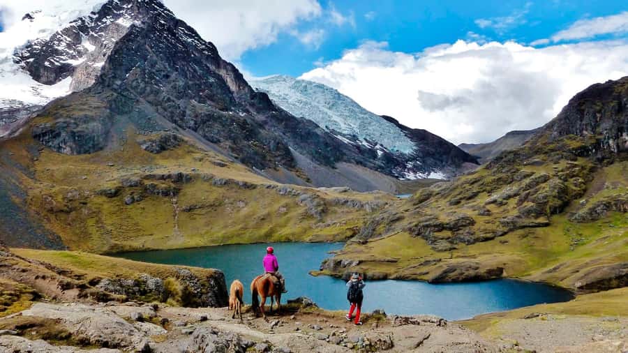 Cusco: Seven Lagoons of Ausangate Hiking Day Trip with Lunch - The 4:00 AM pickup and three-hour road journey