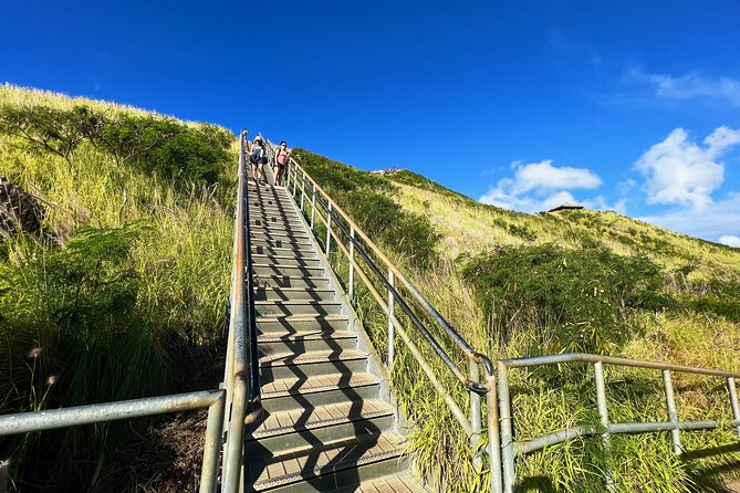 Diamond Head Hiking and Oahu Island Experience feat. North Shore - What the guides add to a long day