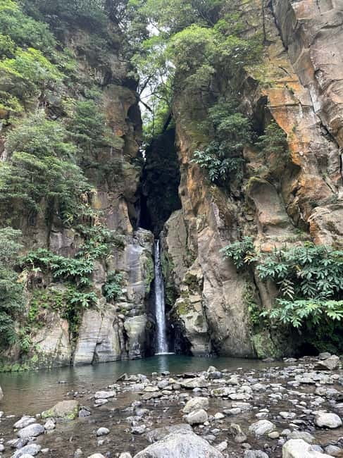 Discover and Hike São Miguel with Rúben - Lunch, snacks and the practical value of what is included