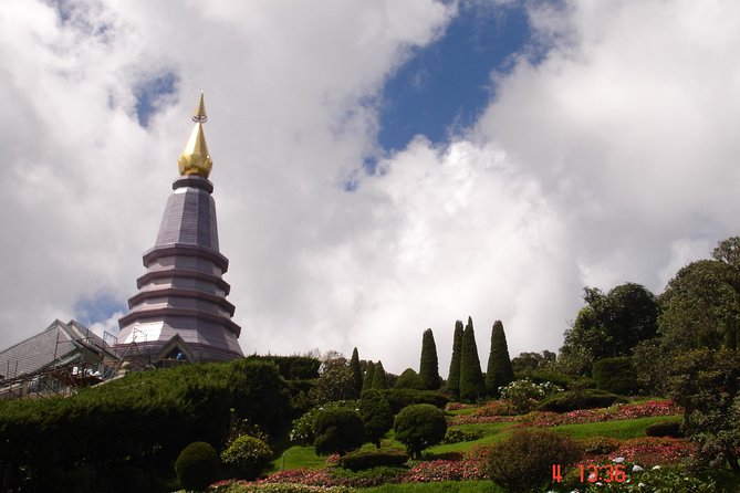 Doi Inthanon National park and 2 hours hiking with private tour - Two hours downhill through rainforest