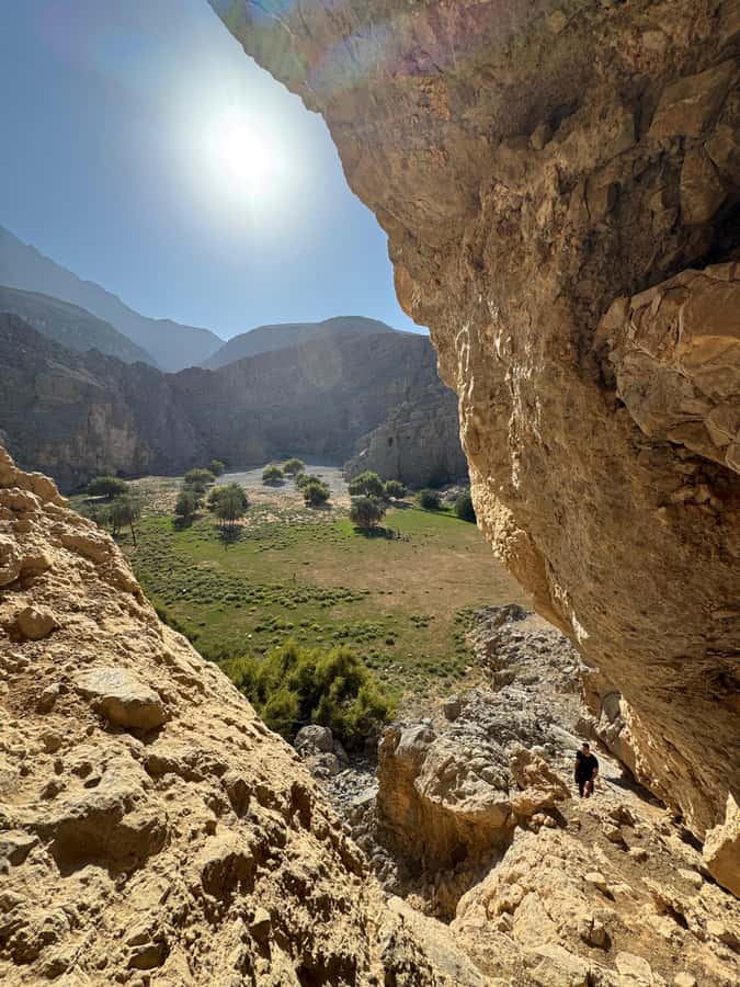 Dubai: Moderate hiking trip to Jebel Jais Hidden Oasis trail - Reaching the palm-shaded oasis