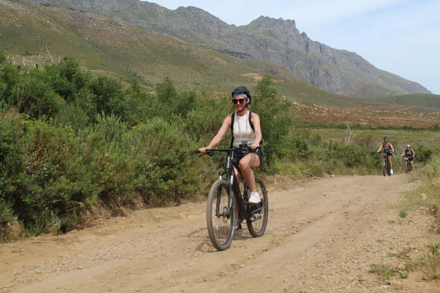 E-Bike & Hike Jonkershoek - Riding into Jonkershoek from Lanzerac