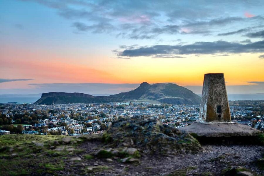 Edinburgh: Arthur's Seat Sunrise Hike with Mountain Guide - Why Arthur’s Seat works so well for a sunrise hike