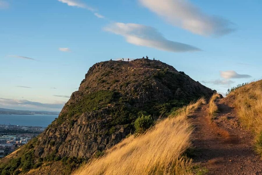 Edinburgh: Arthur's Seat Sunset Hike - Reaching Arthur’s Seat at sunset