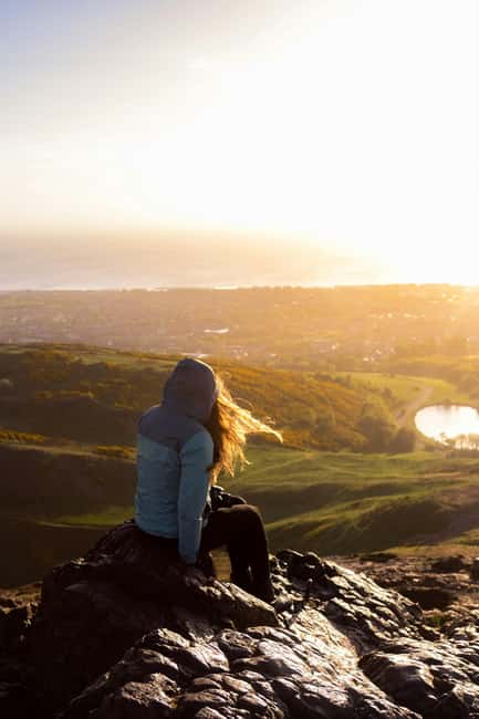 Edinburgh: Arthur's Seat Sunset Hike - Timing, meeting details, and cancellation