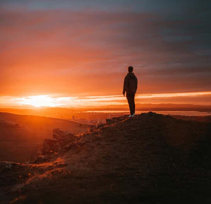 Edinburgh: Arthur's Seat Sunset Hike - Holyrood Park provides the breathing room