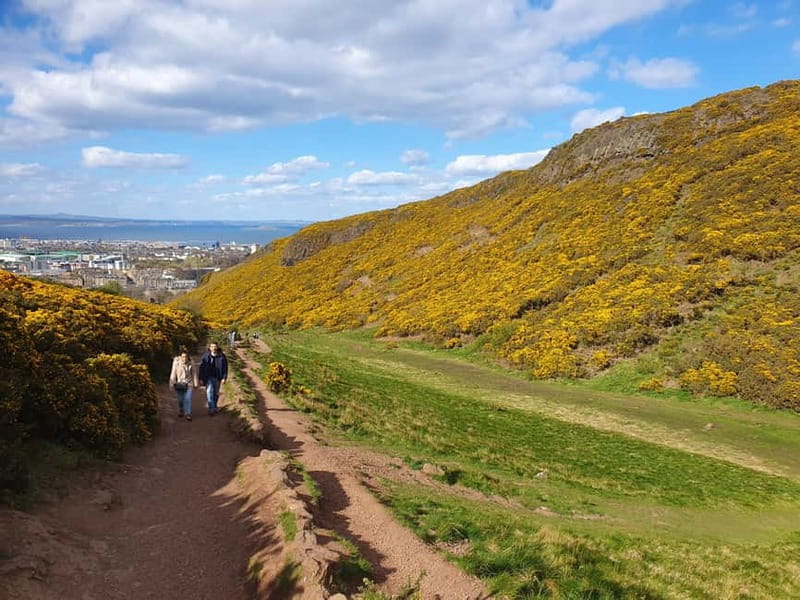 Edinburgh: Guided Hike to Arthur's Seat and Holyrood Park - Starting beside the Palace of Holyroodhouse