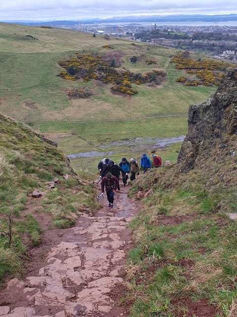 Edinburgh: Guided Hike to Arthur's Seat and Holyrood Park - The descent and the value of a guide