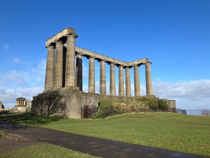 Edinburgh: Hike Arthur's Seat & Calton Hill - Burns Monument and the walk toward Holyrood