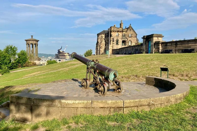 Edinburgh: Hike Arthur's Seat & Calton Hill - Entering Holyrood Park, Edinburgh’s open-air side
