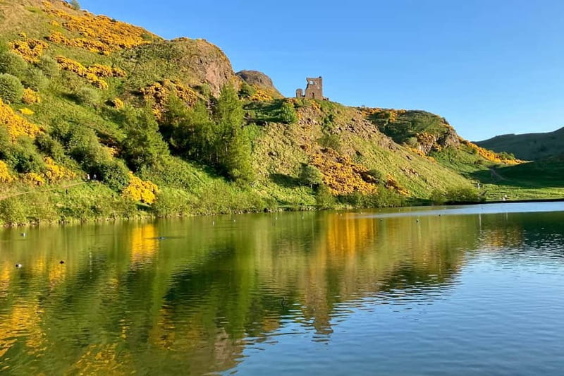 Edinburgh: Hike Arthur's Seat & Calton Hill - Coming down through the park