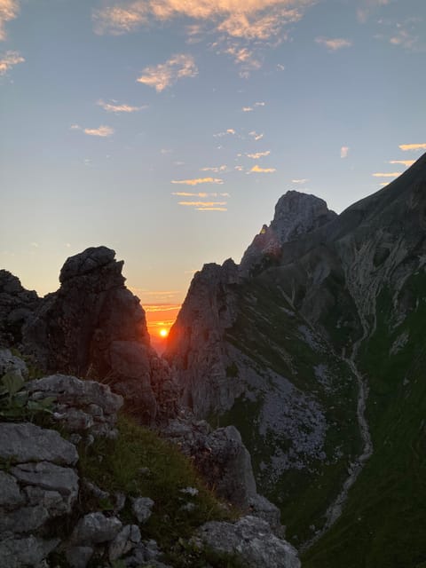 Ehrwald: Hiking Tour into breath taking Nature - The lake viewpoint and photography stop