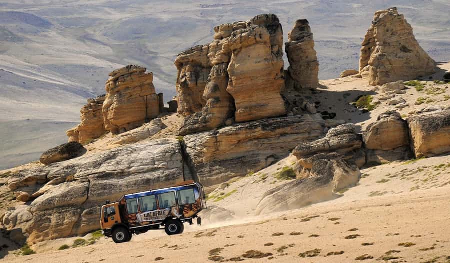 El Calafate: 4WD Adventure with Optional Hike or Zipline - Who should book this hill adventure?