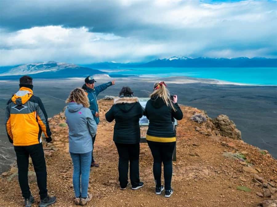 El Calafate: 4WD Adventure with Optional Hike or Zipline - El Calafate Balcony and the wide Lake Argentino view