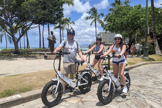 Electric Bike Ride & Diamond Head Hike Tour - Starting in Waikiki and getting comfortable on the e-bike