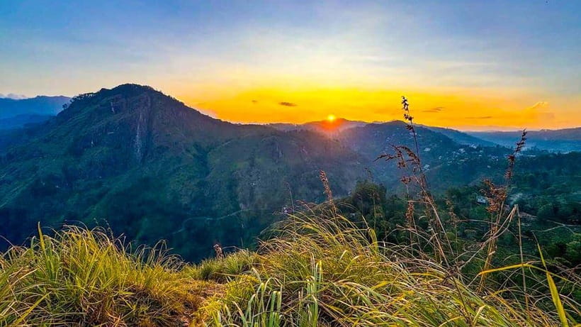 Ella: Sunset Tuk Tuk Tour with Little Adam's Peak Hike - Timing the sunset at the summit