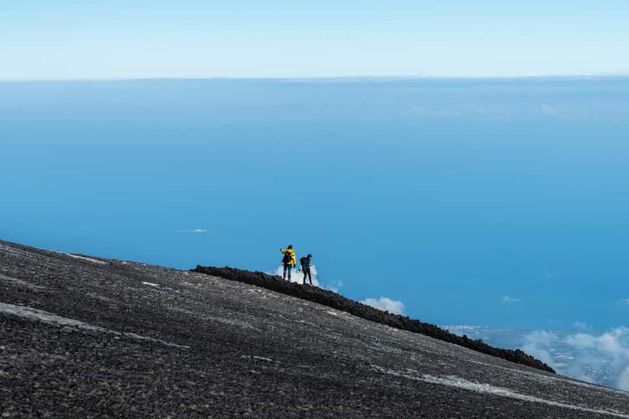 Etna: hiking to a stunning viewpoint over Valle del Bove - The 90-minute return to Piazzale Rifugio Sapienza