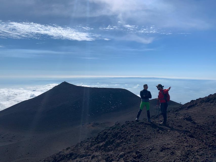 Etna: hiking to a stunning viewpoint over Valle del Bove - The first 90 minutes through lava and volcanic formations