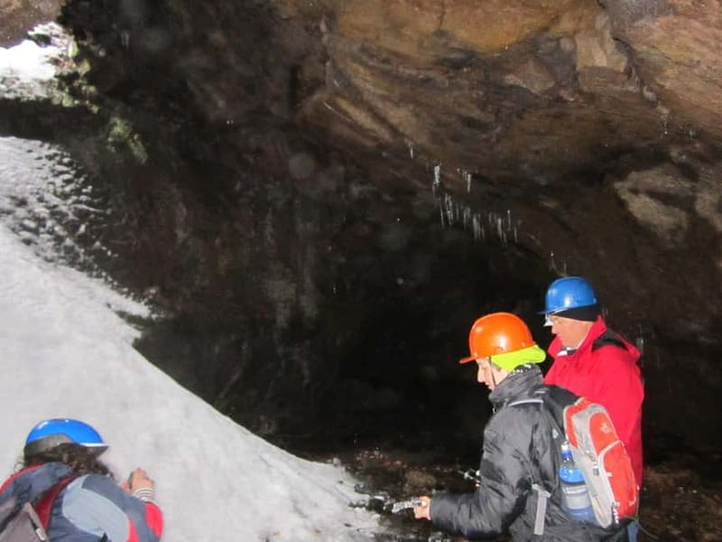 Etna: Jeep excursion and hike suitable for everyone. Free shoes and jacket - What the included equipment is really worth