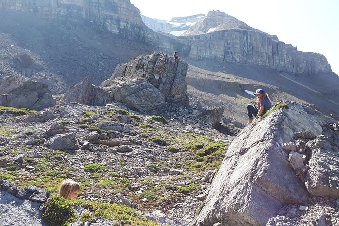 Exclusive Skoki Backcountry Guided Hiking in Lake Louise with Van Shuttle - Lunch beside the trail