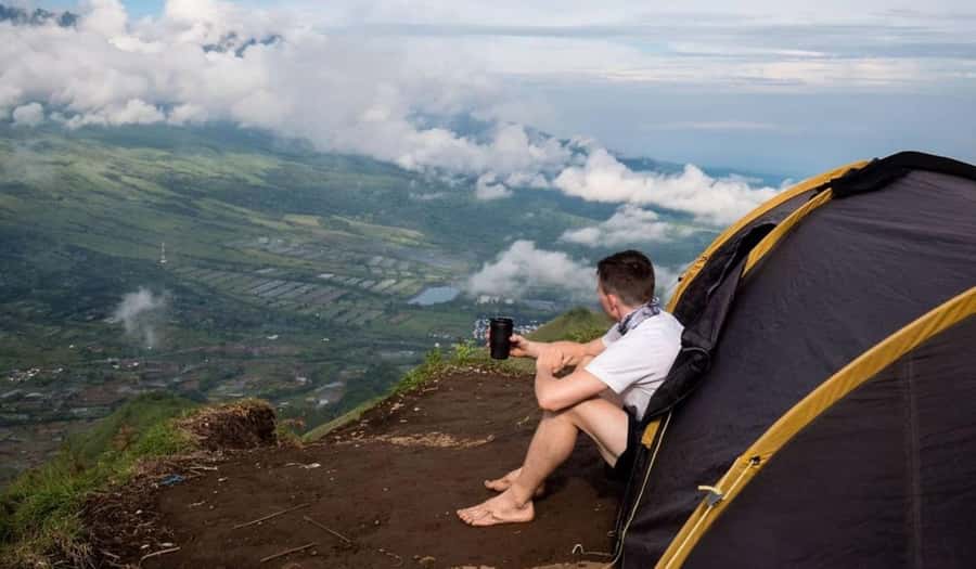 Exclusive Soft Hiking: 2-Day Pergasingan Hill Adventure - The descent and lunch in Sembalun