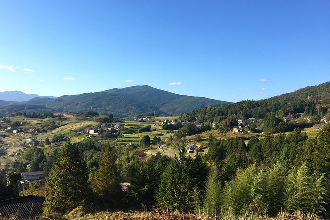 Explore Kiso Valley : Magome - Tsumago Mountain Trail Walk - Otsumago and the road into Tsumago