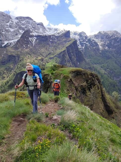 Explore the Dolomites, a hiking day in the mountains - Quiet paths instead of a crowded mountain circuit