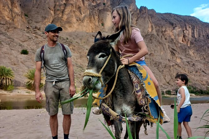 Fint Oasis Private Day Hike - Timing, Weather, and Practical Preparation
