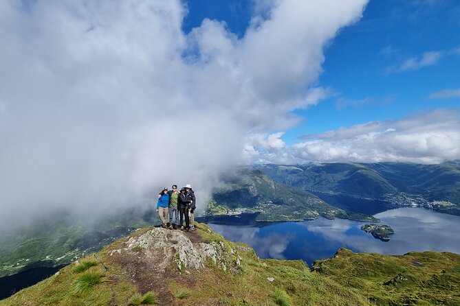 Fjord Hiking - Private tour - Leaving Bergen for a mountain above the fjord