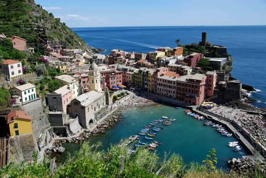 Florence: Cinque Terre Day Trip with Optional Hiking or Pisa - Corniglia asks for a climb