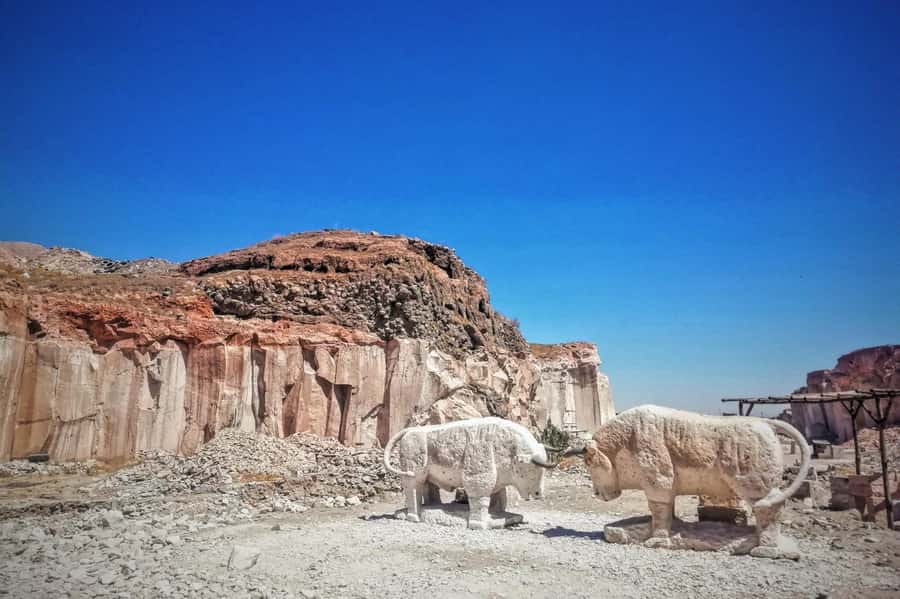 From Arequipa: Sillar Route and Hike in Culebrillas - Leaving Arequipa for Añashuayco quarry