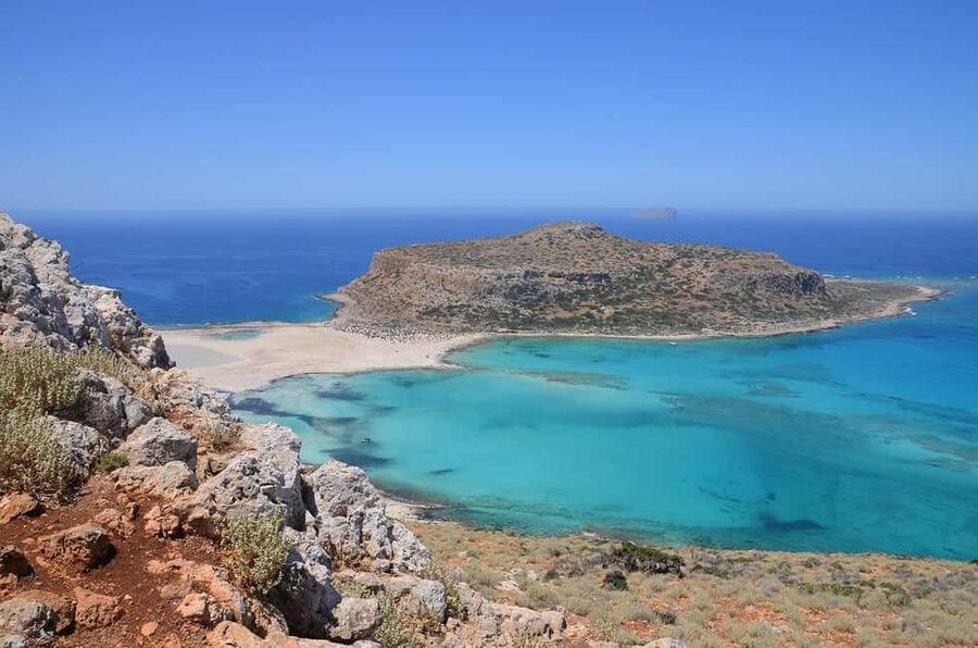 From Chania/Kissamos: Balos Lagoon Off-Road Trip & Panoramic View With a Hike - A short pause in Kissamos