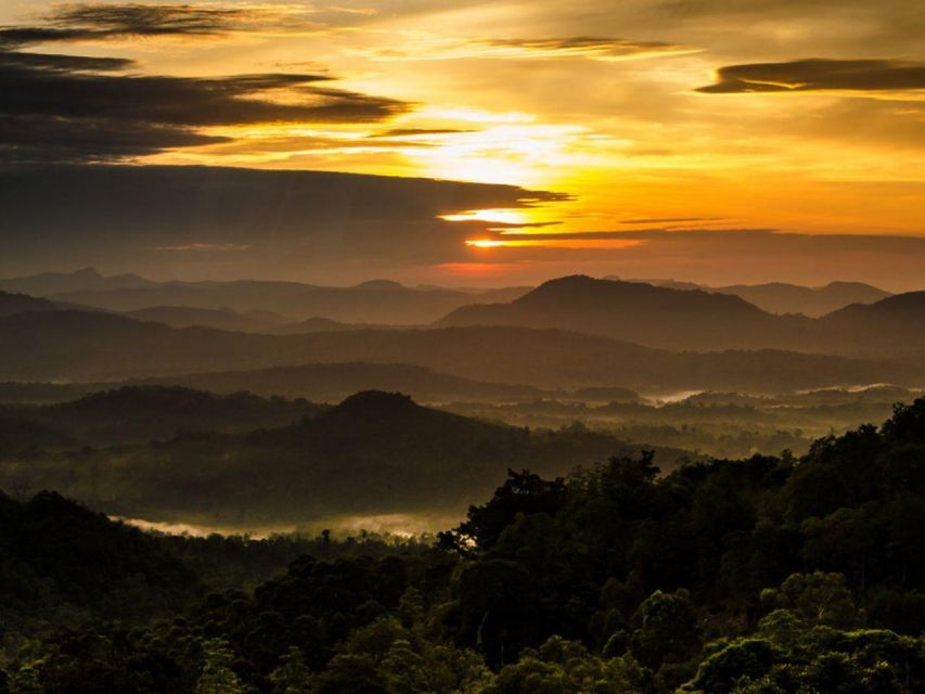 From Colombo/Negombo: Summit Thrills, Adams Peak Guided Hike - Around 4:30 AM at the summit