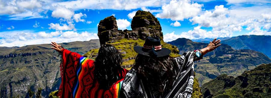 From Cusco: Waqrapukara Hike Full-Day Tour With Meals - The early drive to Acomayo Province
