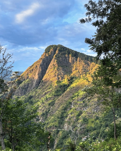 From Ella : Sunrise Hike to Little Adams Peak - The guide matters more than the trail