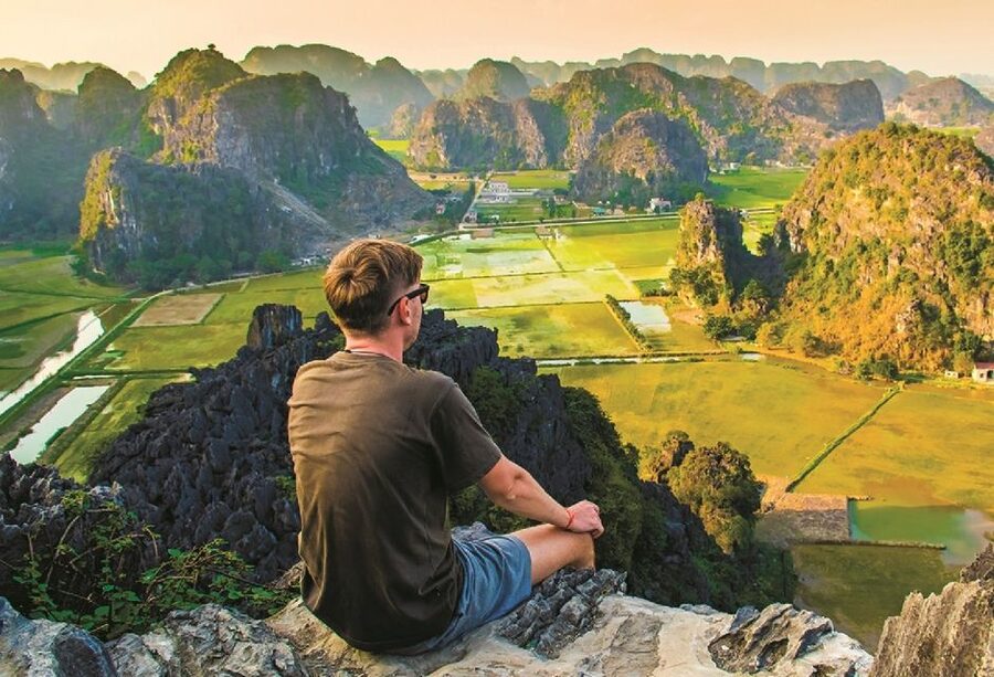 From Hanoi: Hoa Lu, Hang Mua Hike, Tam Coc Boat, and Lunch - Who should book this experience
