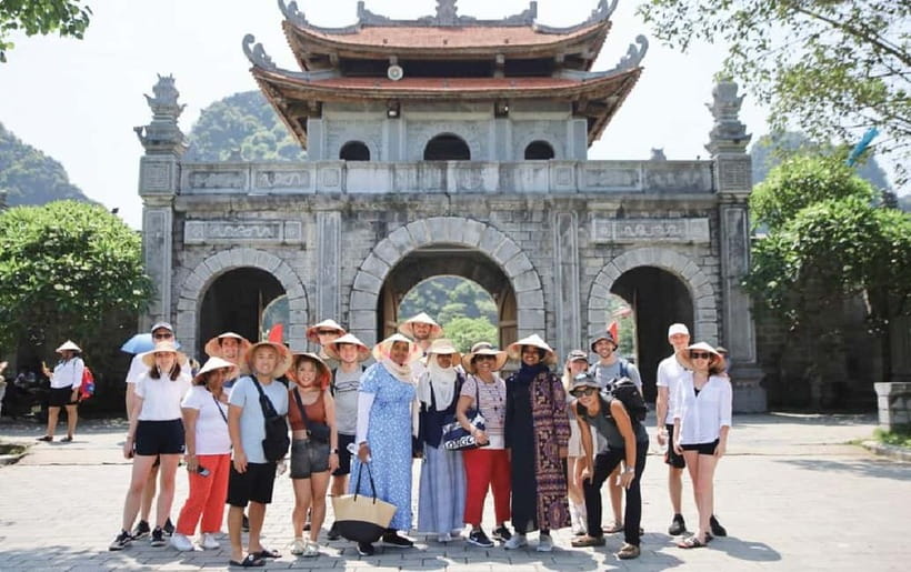 From Hanoi: Ninh Binh Boat Ride, Mua Cave Hike, Temple Visit - Mua Cave and the climb above Tam Coc