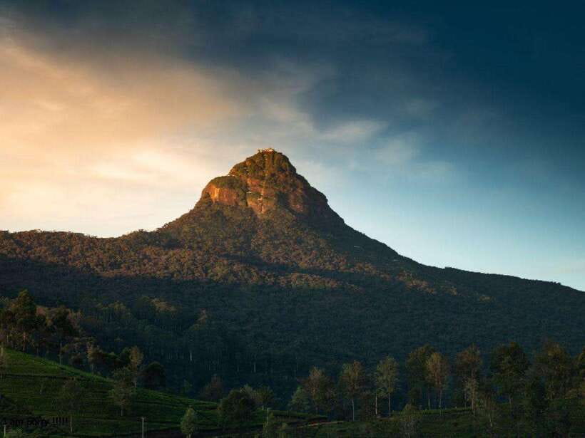 From Hatton: Adam's Peak Sunrise Hike with Hotel Transfers - Practical packing for a dark mountain climb