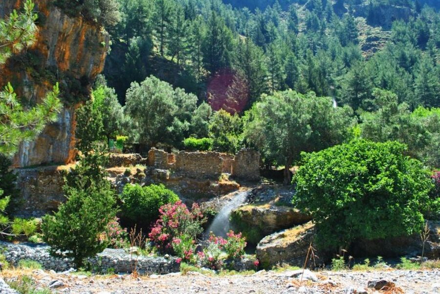 From Heraklion: Samaria Gorge & Agia Roumeli Hiking Day Trip - The early pickup and long ride west