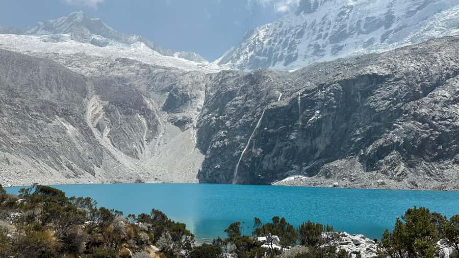 From Huaraz: Hike to the Lagoon 69 - Llanganuco Lakes: a short stop with real scenery