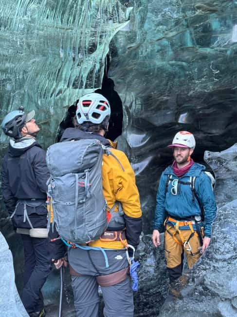 From Jökulsárlón: Vatnajökull Easy Level Glacier Hike - Who should book this glacier hike?
