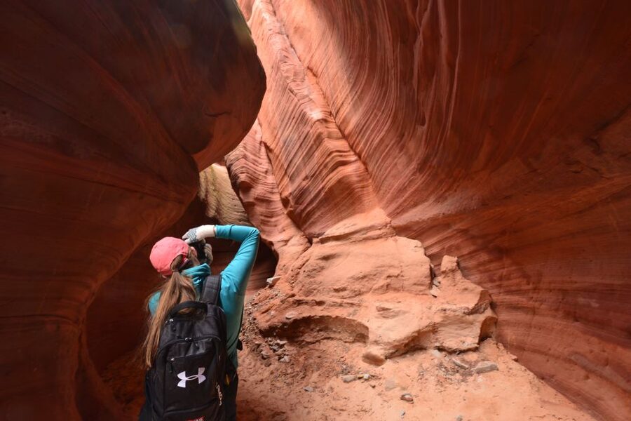 From Kanab: 3-Hour Peek-a-Boo Slot Canyon Hiking/Photo Tour - Key points at a glance