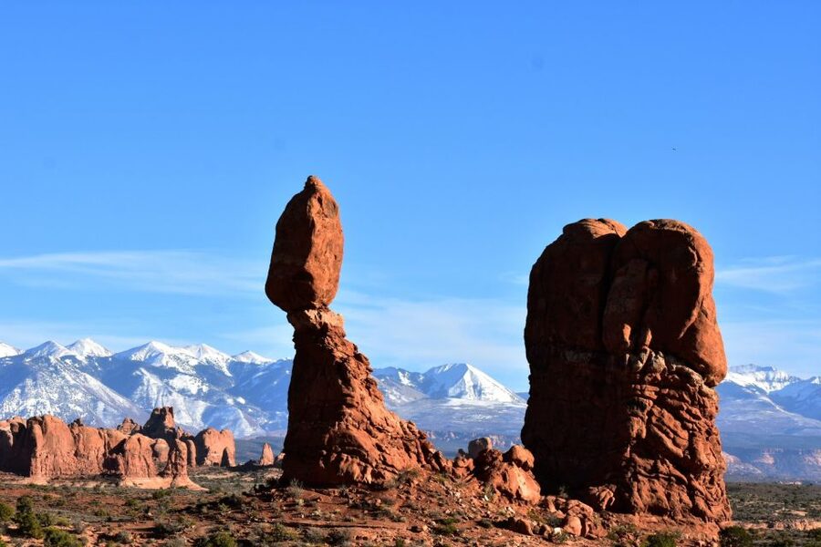 From Moab: Arches National Park 4x4 Drive and Hiking Tour - How much the $337 price buys you