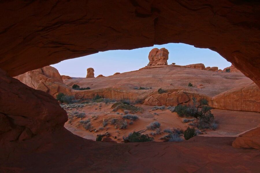 From Moab: Arches National Park 4x4 Drive and Hiking Tour - Morning pickup and the first hike