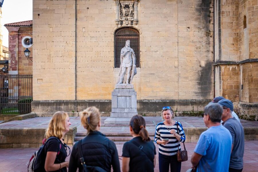 From Oviedo: Half-Day Camino de Santiago Hike - Leaving Oviedo through city streets and outskirts